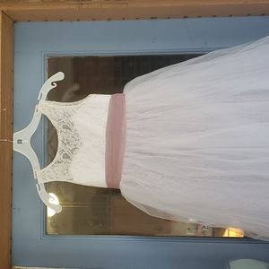 Girls dress lace